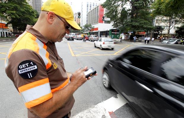 Multas de trânsito poderão ter 40% de desconto a partir de abril 